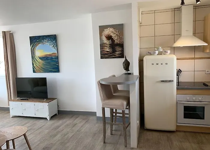 Marinesappartement, 2min Plage, Acces Direct Port *