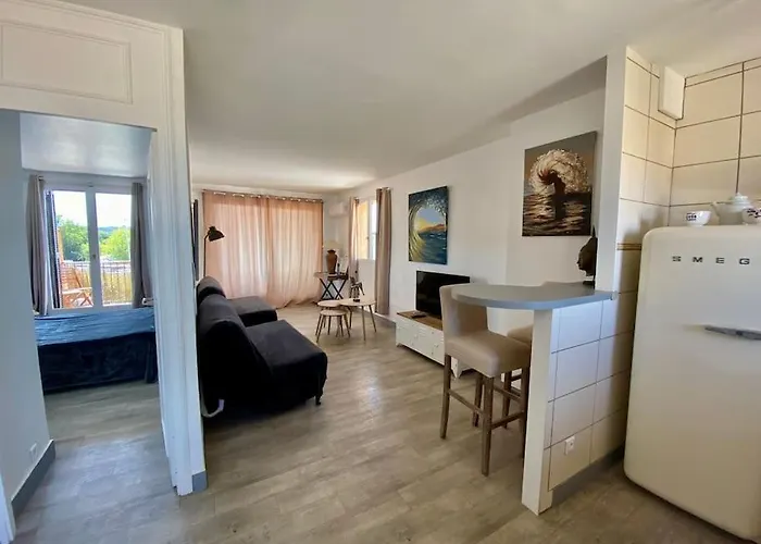 Marinesappartement, 2min Plage, Acces Direct Port Apartmán *