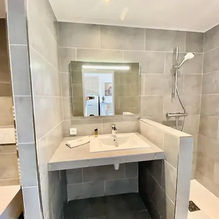 Lägenhet Marinesappartement, 2min Plage, Acces Direct Port