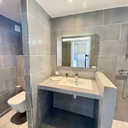 Marinesappartement, 2min Plage, Acces Direct Port Lejlighed