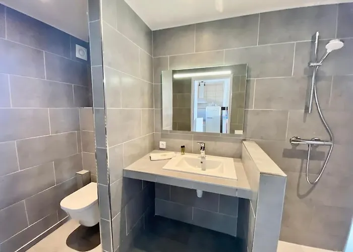 Marinesappartement, 2min Plage, Acces Direct Port Апартаменты